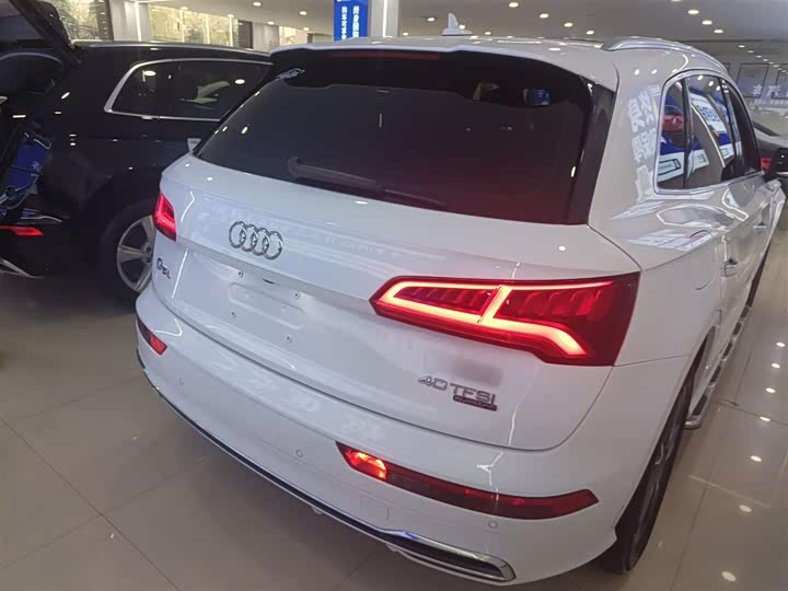Фото 7 - Audi Q5L