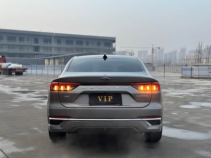 Фото 8 - Ford Mondeo