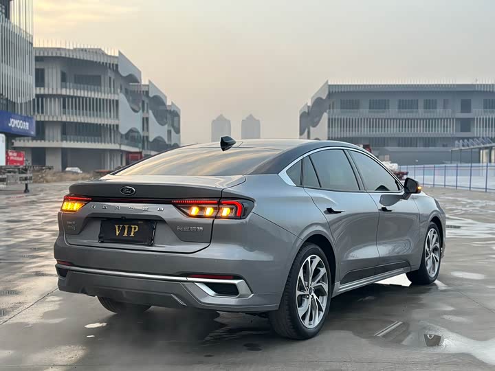 Фото 9 - Ford Mondeo