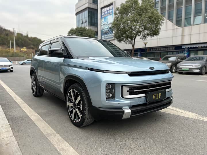 Фото 3 - Geely Icon