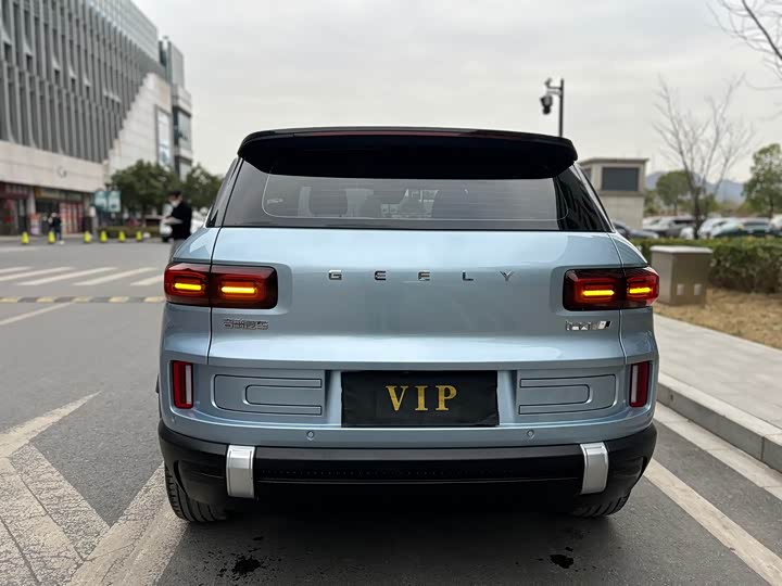 Фото 8 - Geely Icon