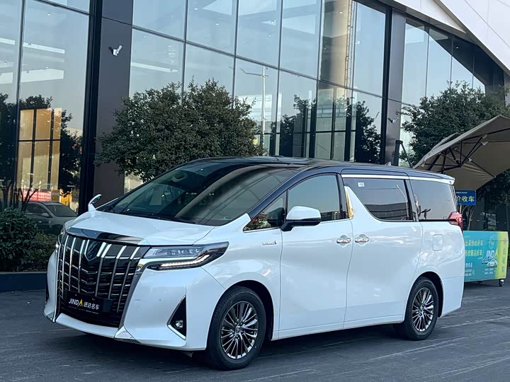 Фото 1 - Toyota Alphard