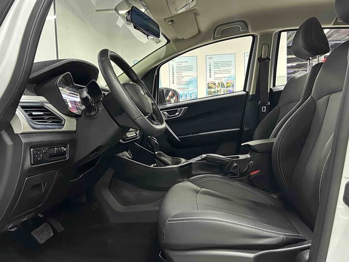 Фото 8 - Geely Vision X3