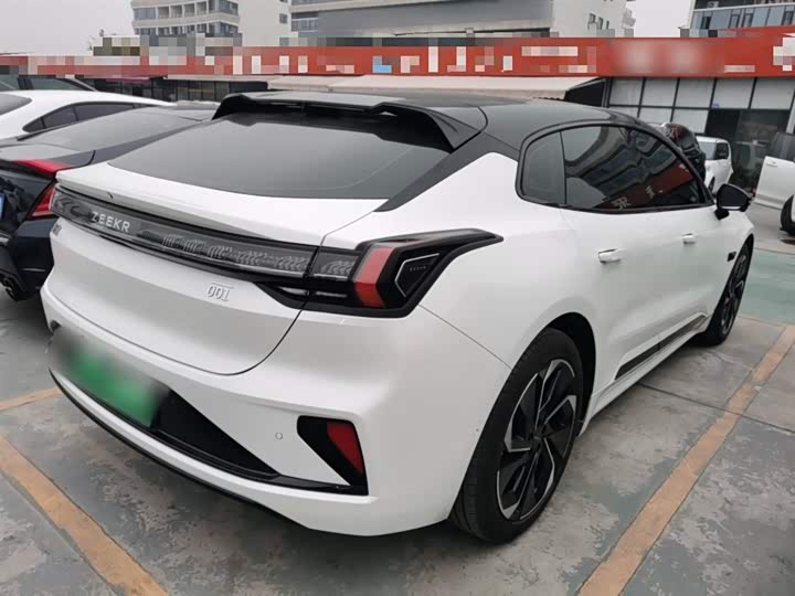 Фото 7 - Zeekr 001