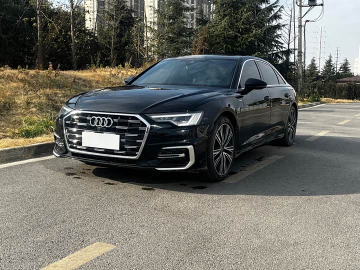 Фото 1 - Audi A6L