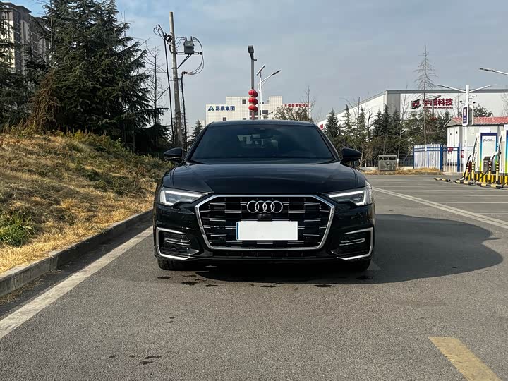 Фото 2 - Audi A6L