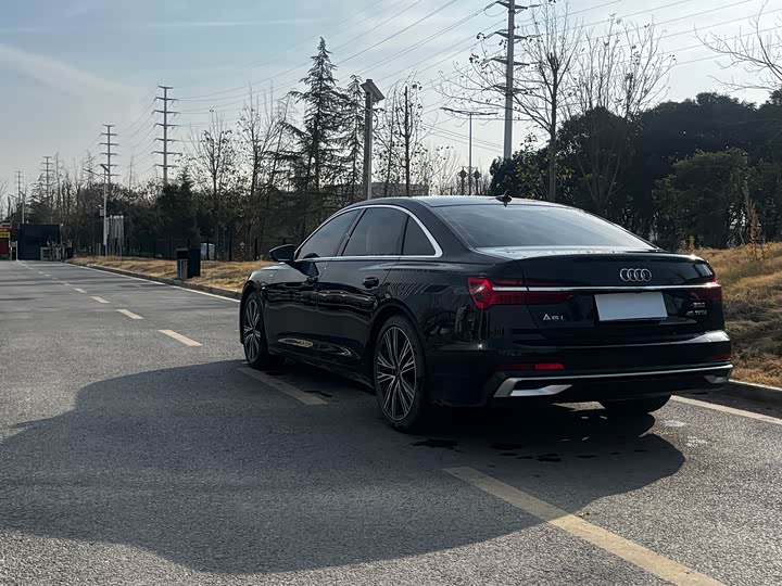 Фото 4 - Audi A6L