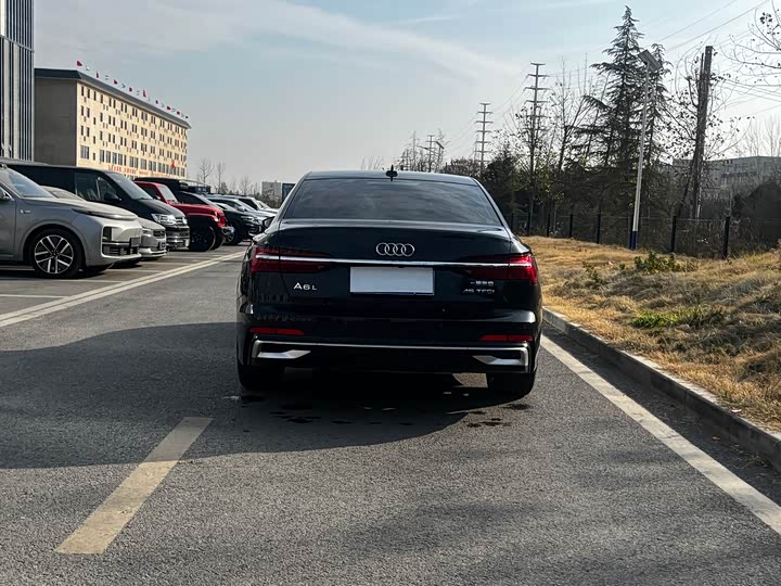 Фото 5 - Audi A6L