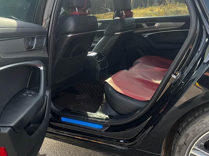 Фото 8 - Audi A6L