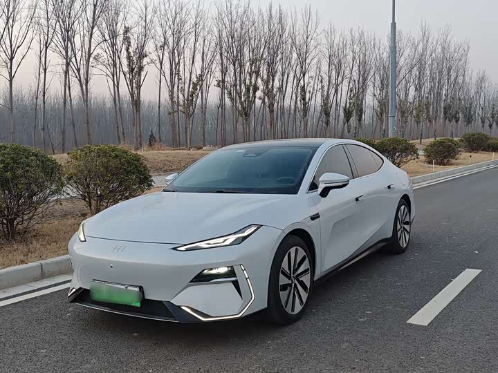 Фото 1 - Geely Galaxy E8