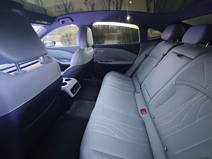 Фото 5 - Geely Galaxy E8