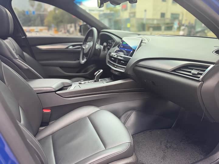 Фото 9 - Cadillac CT5