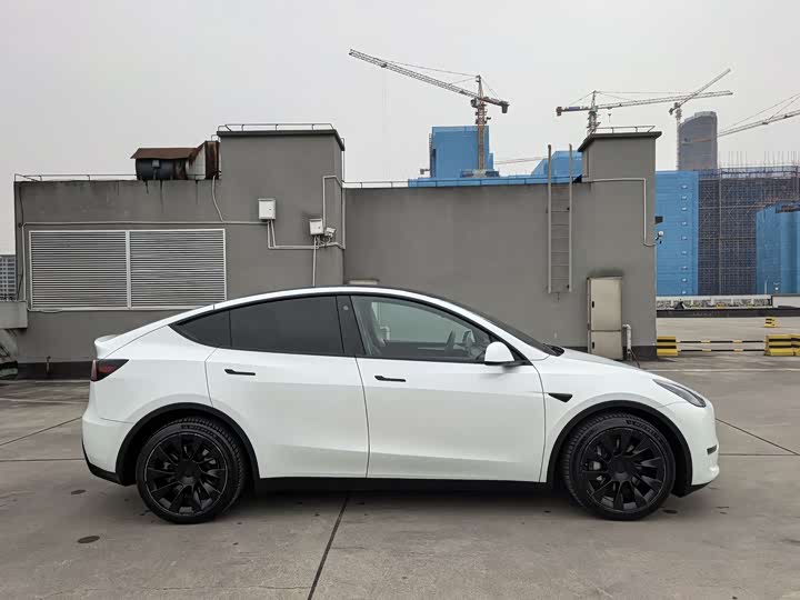 Фото 4 - Tesla Model Y