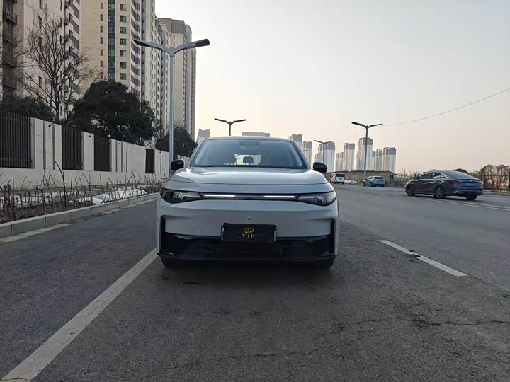 Фото 2 - Leapmotor C10