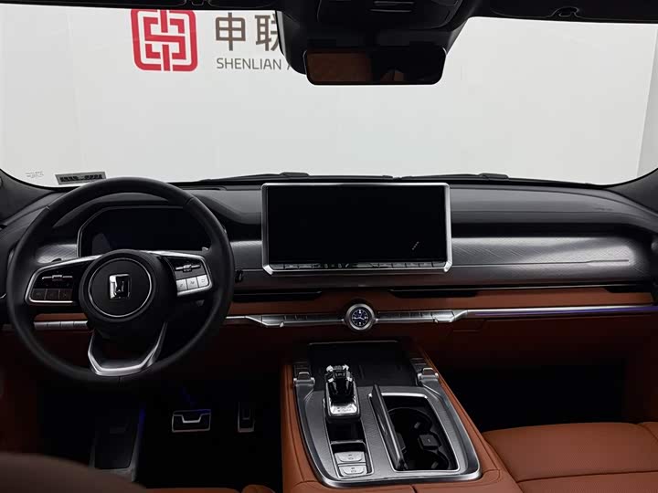 Фото 3 - Tank 700 Hybrid