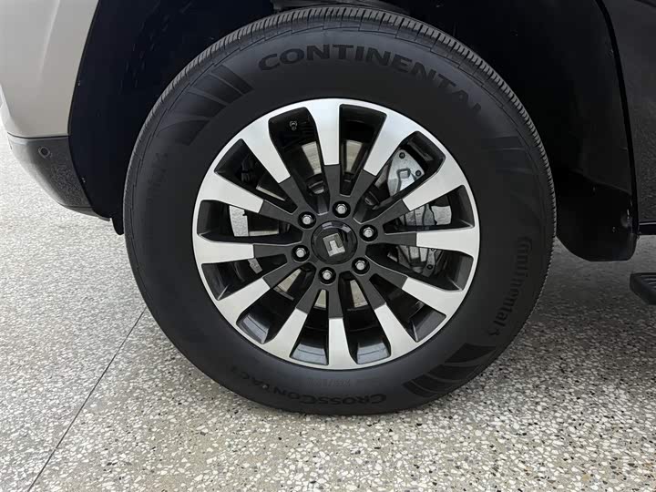 Фото 7 - Tank 700 Hybrid