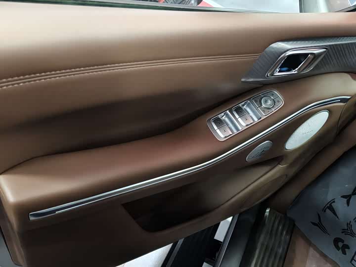 Фото 4 - Tank 700 Hybrid