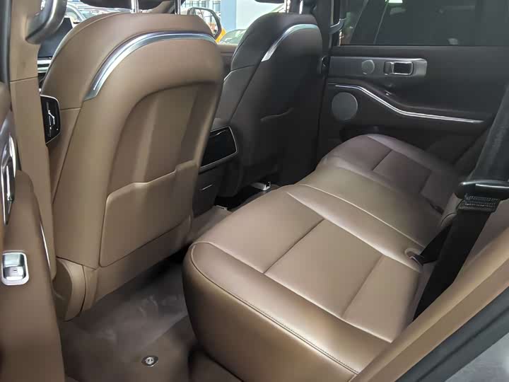 Фото 6 - Tank 700 Hybrid