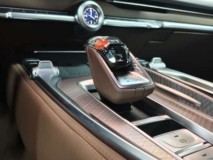 Фото 7 - Tank 700 Hybrid