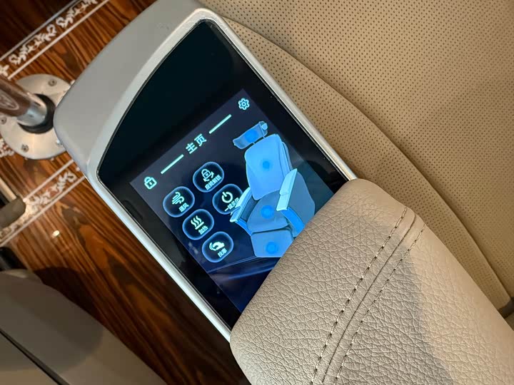 Фото 5 - Mercedes-Benz V-Class