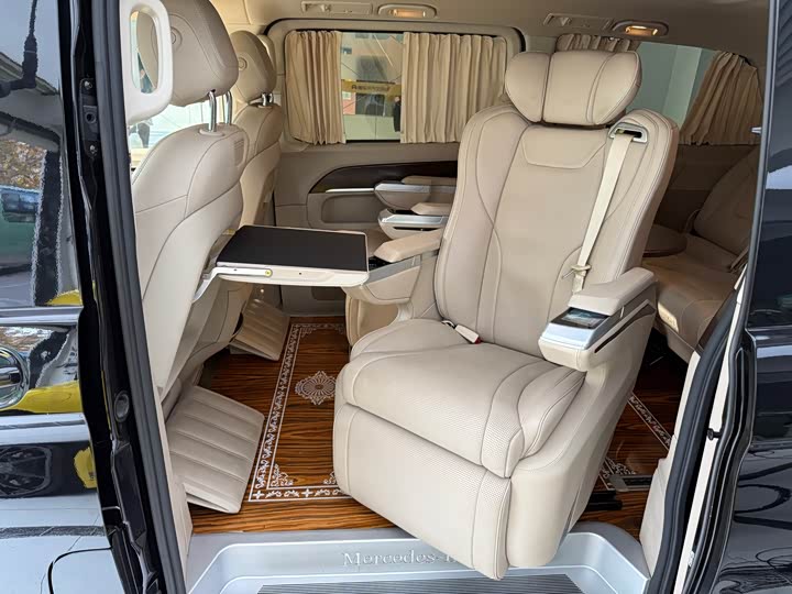 Фото 6 - Mercedes-Benz V-Class