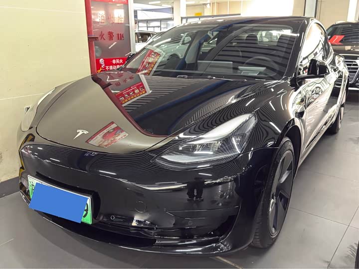 Фото 2 - Tesla Model 3