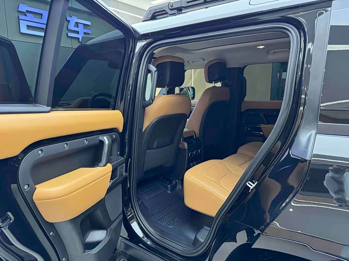 Фото 8 - Land Rover Defender