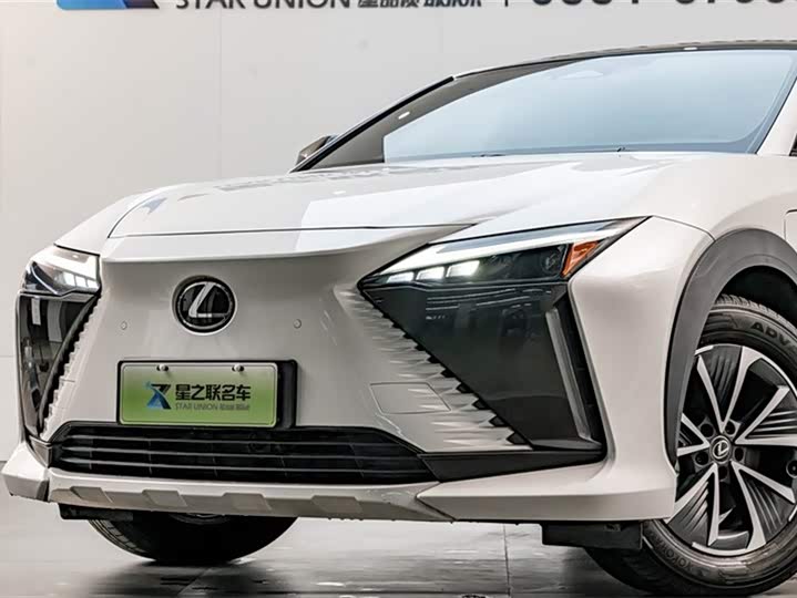 Фото 2 - Lexus RZ