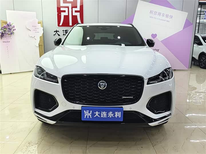 Фото 2 - Jaguar F-Pace