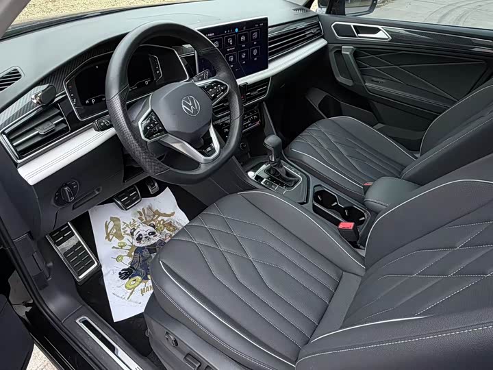 Фото 4 - Volkswagen Tiguan L Pro