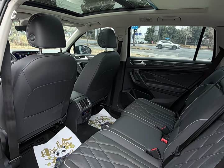 Фото 6 - Volkswagen Tiguan L Pro