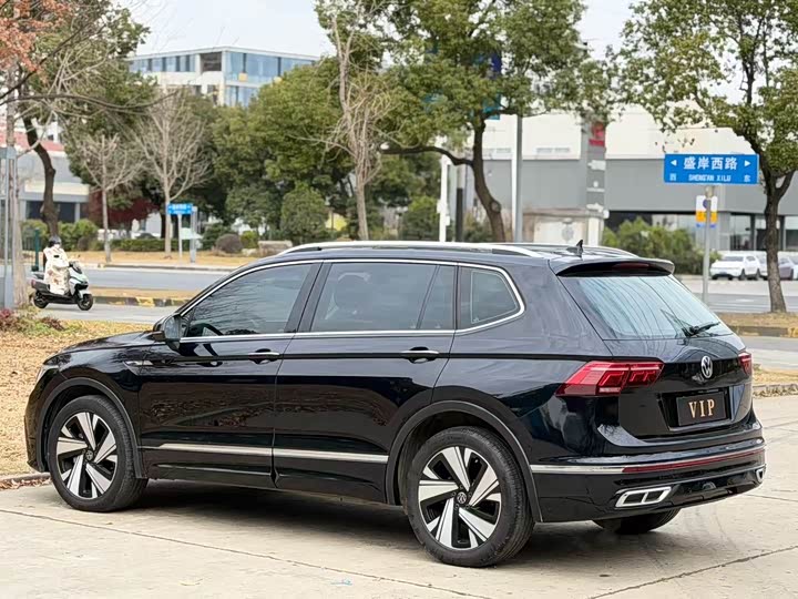 Фото 9 - Volkswagen Tiguan L Pro