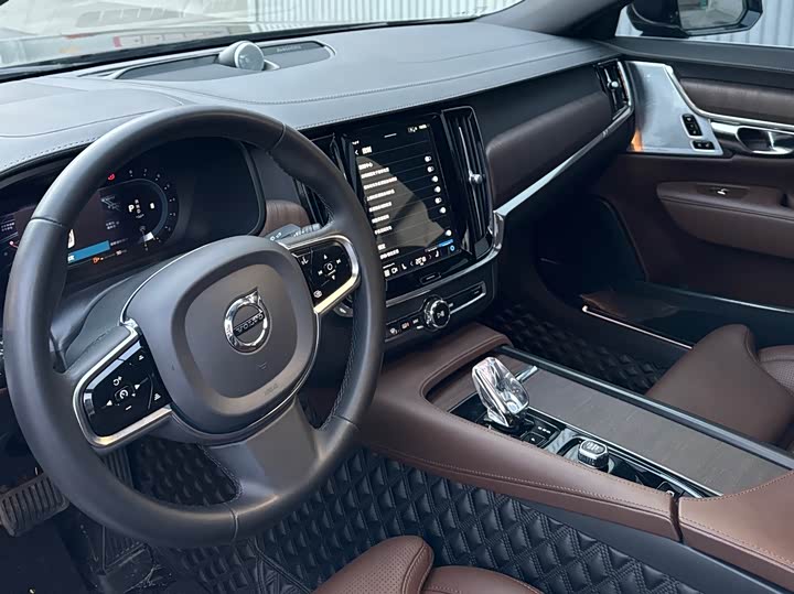 Фото 7 - Volvo S90