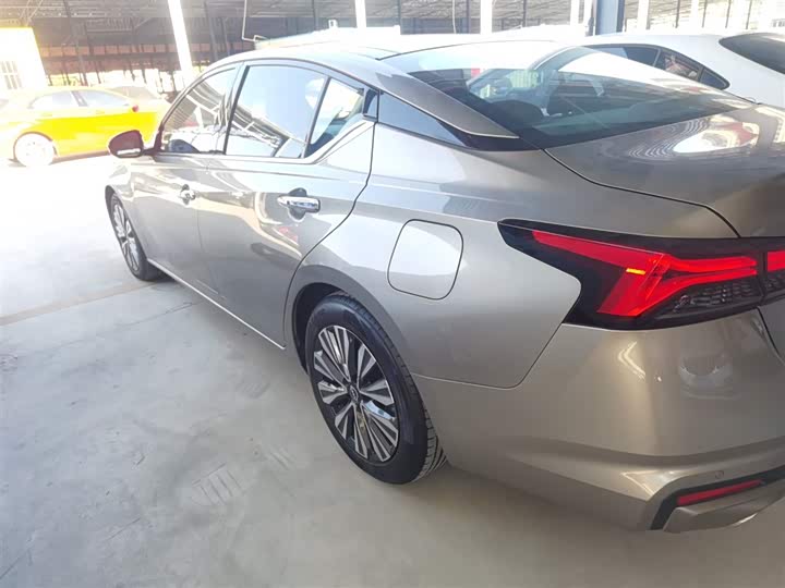 Фото 5 - Nissan Teana