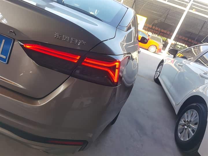 Фото 8 - Nissan Teana