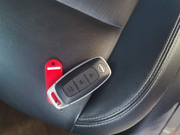 Фото 9 - Nissan Teana