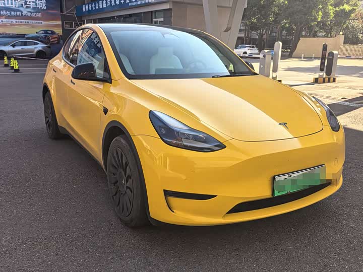 Фото 3 - Tesla Model Y