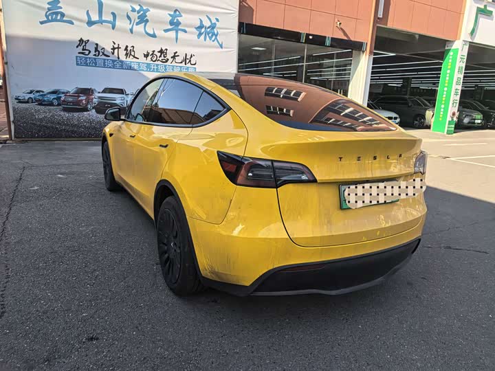 Фото 6 - Tesla Model Y