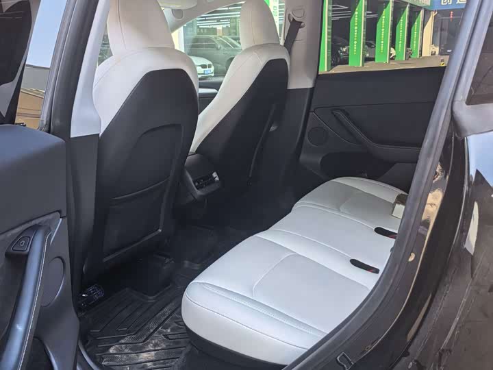 Фото 9 - Tesla Model Y