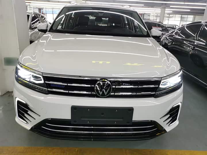 Фото 3 - Volkswagen Tiguan L Hybrid