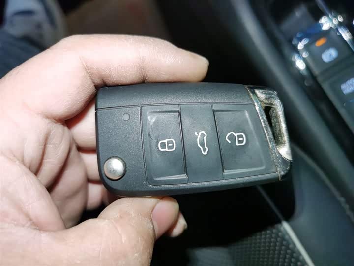 Фото 9 - Volkswagen Tiguan L Hybrid