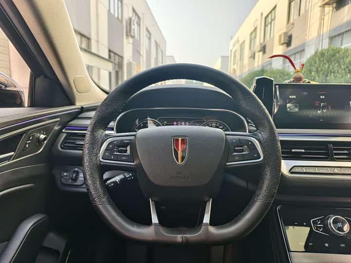 Фото 8 - Hongqi H5