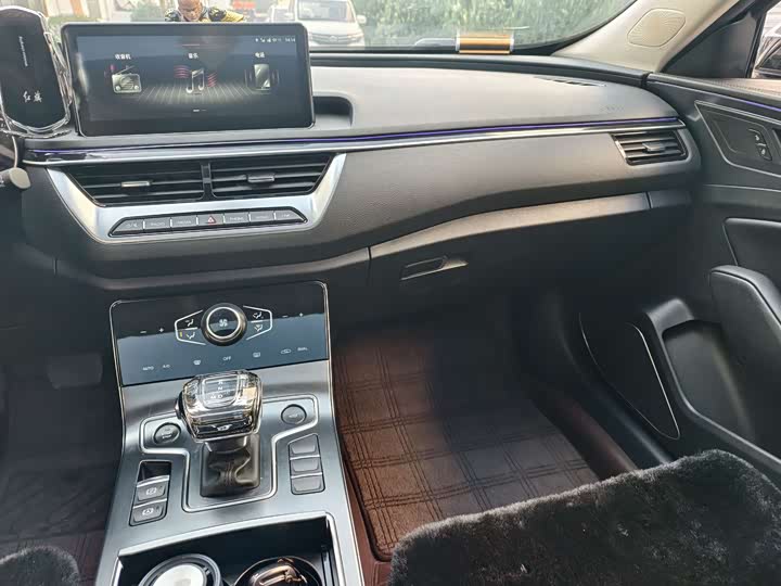 Фото 9 - Hongqi H5
