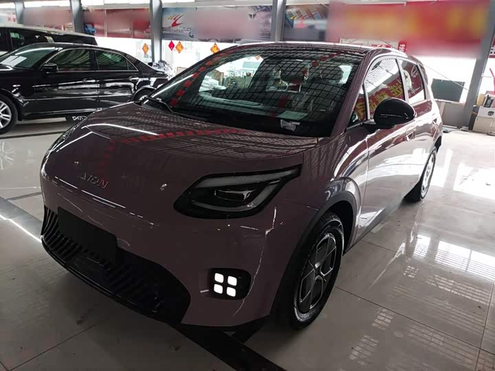 Фото 2 - GAC Aion UT