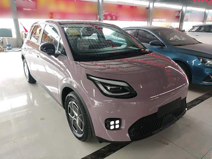 Фото 4 - GAC Aion UT