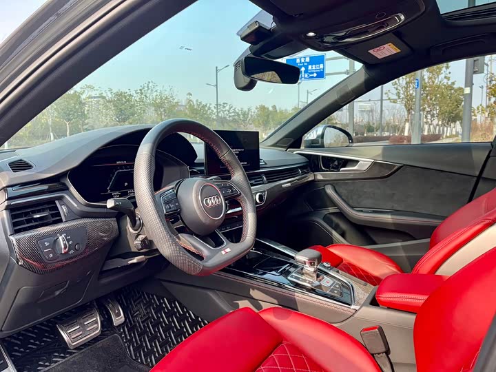 Фото 4 - Audi S4