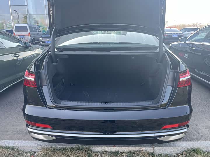 Фото 3 - Audi A6L