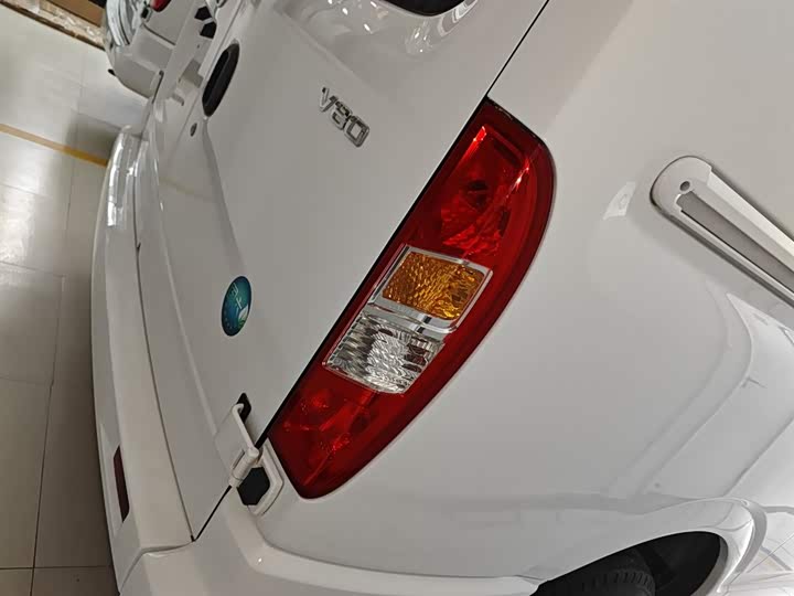 Фото 8 - Maxus V80