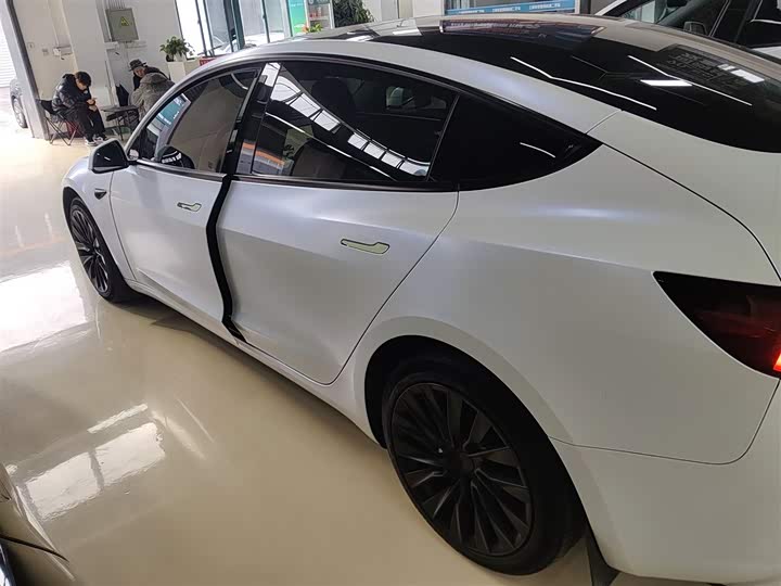 Фото 5 - Tesla Model 3