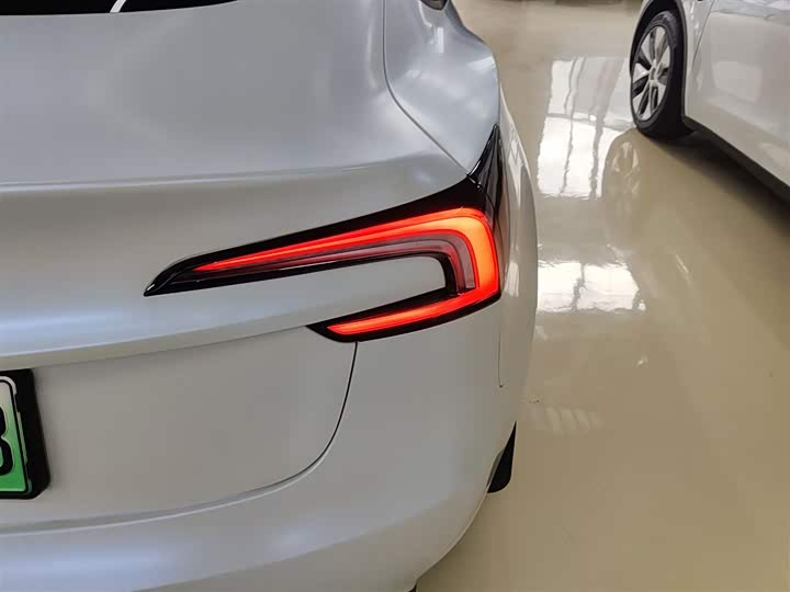 Фото 8 - Tesla Model 3